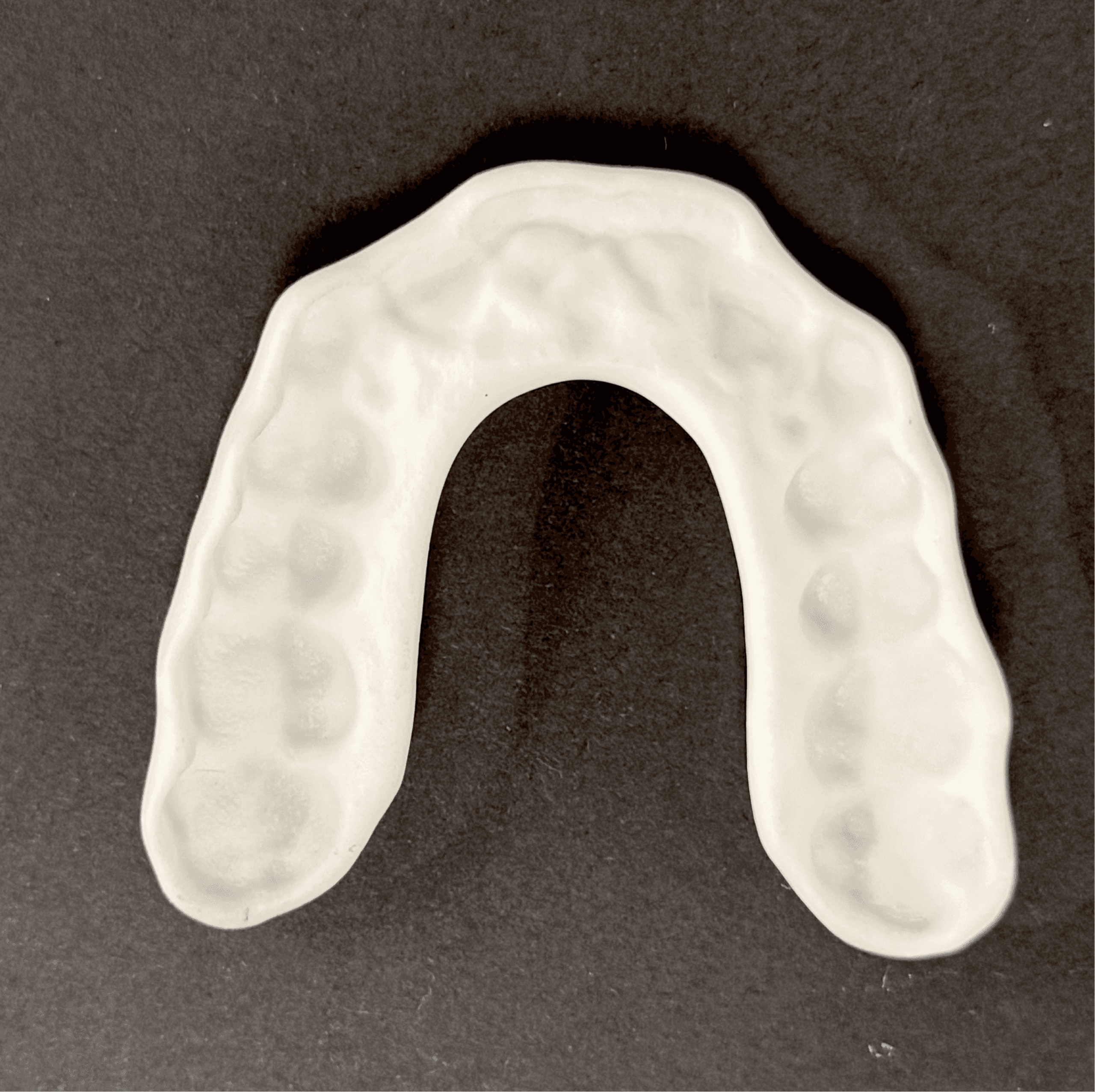 Pourquoi choisir le nylon pour les gouttières occlusales ?